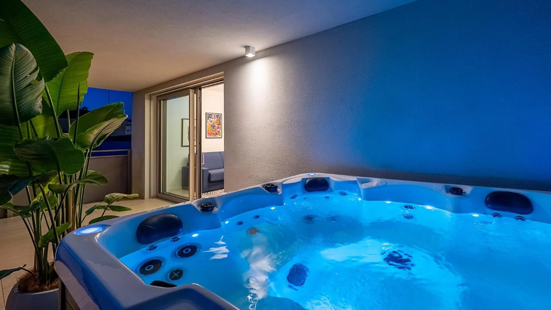 Cremona Inn Aparthotel